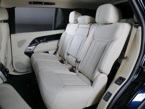 Constellation Blue Ultra Metallic Gloss 2026 Land Rover Range Rover P400 SE 7 Seat