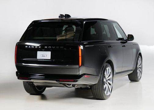 Santorini Black 2026 Land Rover Range Rover P530 SE
