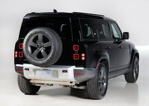 2024 Land Rover Defender P300