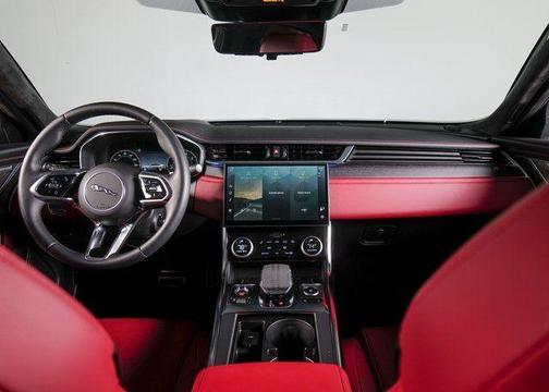 2024 Jaguar XF R-Dynamic SE