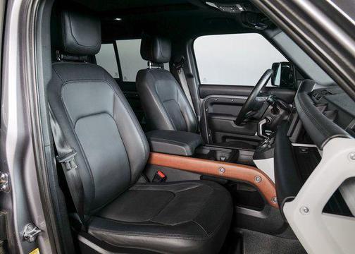 2024 Land Rover Defender P400 X-Dynamic SE
