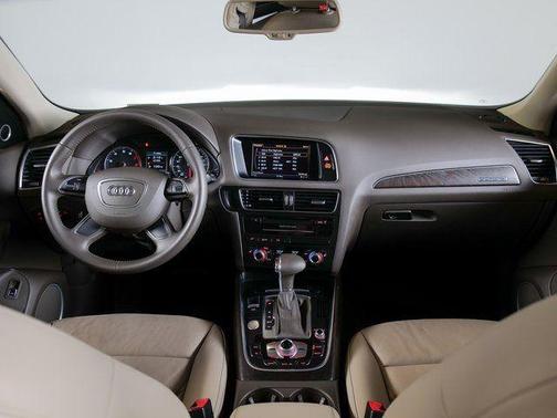 Glacier White Metallic 2016 Audi Q5 2.0T Premium Plus