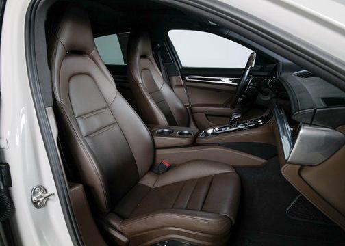 2019 Porsche Panamera 4