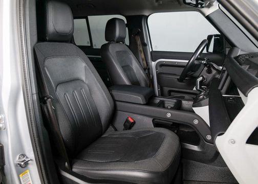 2020 Land Rover Defender 110 SE