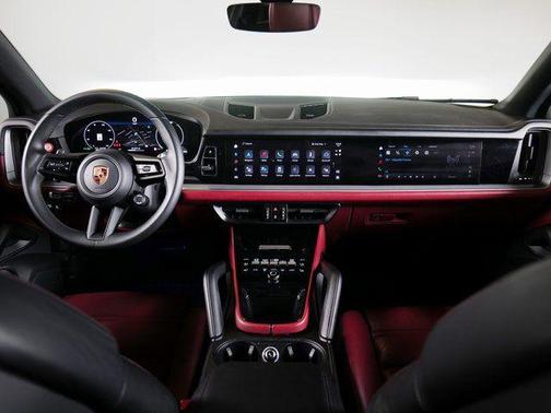 White 2024 Porsche Cayenne Base
