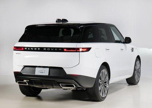2026 Land Rover Range Rover Sport SE