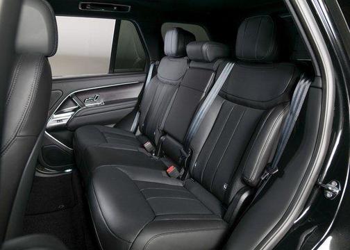 2025 Land Rover Range Rover P550e SE