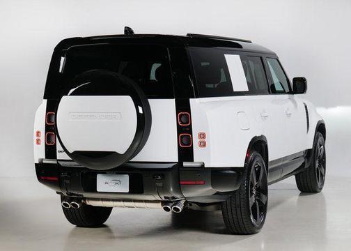 2025 Land Rover Defender P500 V8