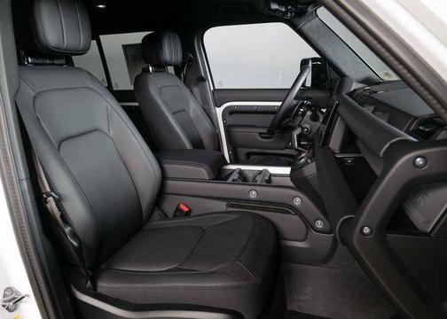 2025 Land Rover Defender P500 V8