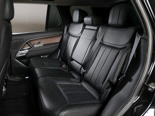 Santorini Black 2023 Land Rover Range Rover P400 SE