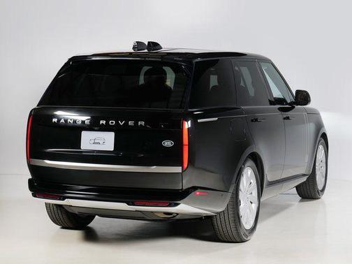 Santorini Black 2023 Land Rover Range Rover P400 SE