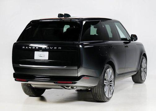 2025 Land Rover Range Rover P530 SE