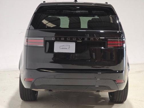 Santorini Black 2025 Land Rover Discovery P360 Dynamic SE
