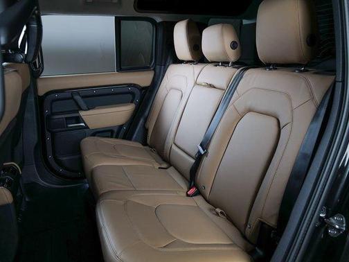 Santorini Black 2026 Land Rover Defender P400 X-Dynamic SE