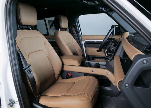 2026 Land Rover Defender 130 X-Dynamic SE