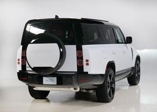 2026 Land Rover Defender 130 X-Dynamic SE