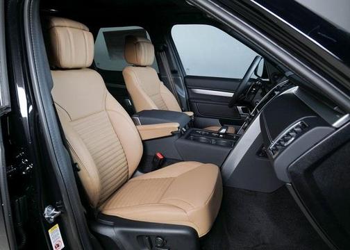 2025 Land Rover Discovery P300 Dynamic SE