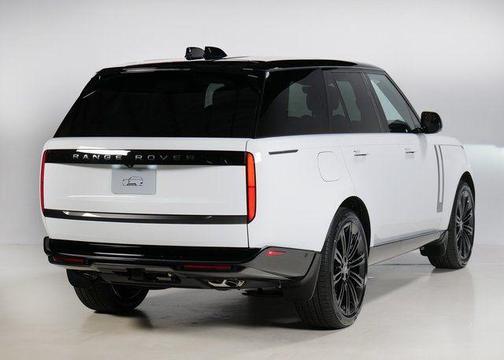 2025 Land Rover Range Rover P530 SE