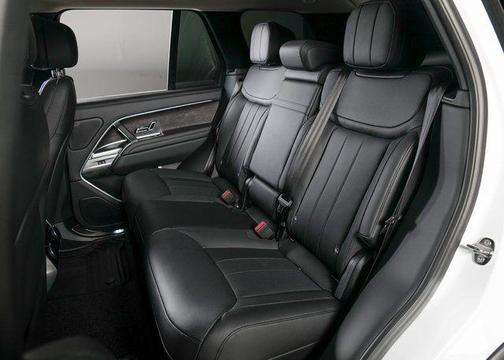 2025 Land Rover Range Rover P530 SE