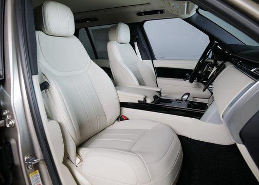 2025 Land Rover Range Rover P550e SE