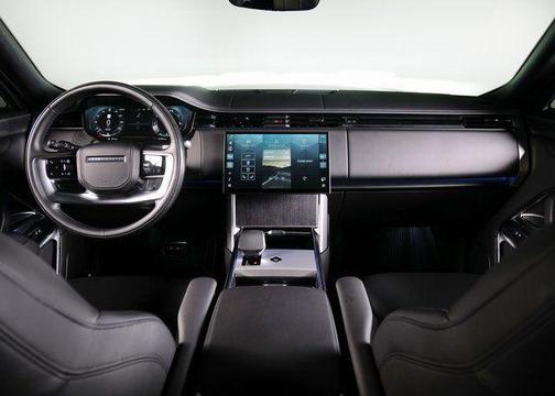 2025 Land Rover Range Rover P400 SE