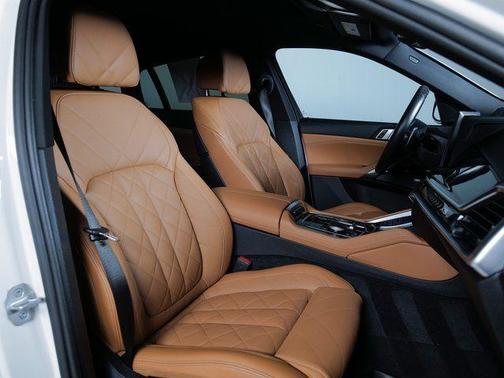 Mineral White Metallic 2024 BMW X6 xDrive40i