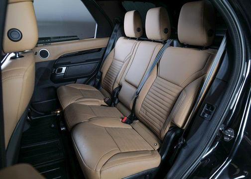 2023 Land Rover Discovery P360 Metropolitan Edition