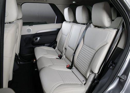 2026 Land Rover Discovery Dynamic SE