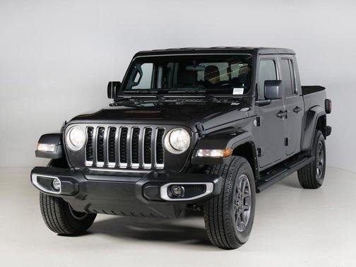 Crystal Metallic 2021 Jeep Gladiator Overland