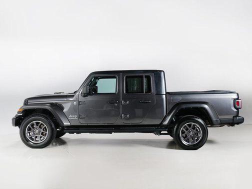 Granite Crystal Clearcoat Metallic 2021 Jeep Gladiator Overland