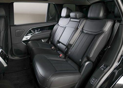2025 Land Rover Range Rover P400 SE 7 Seat