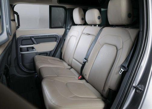 2023 Land Rover Defender 110 SE