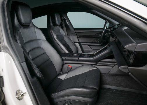 2022 Porsche Taycan Base