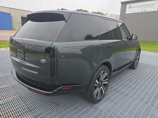 Green Metallic 2023 Land Rover Range Rover P530 SE