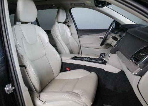 2022 Volvo XC90 T6 Inscription 7 Passenger