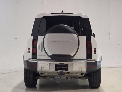 Fuji White 2024 Land Rover Defender P300