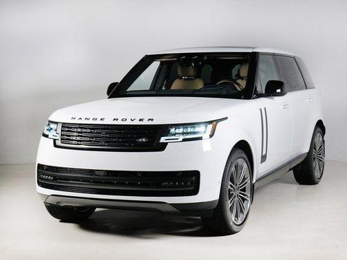 Fuji White 2026 Land Rover Range Rover P400 SE 7 Seat