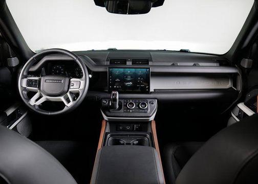 2023 Land Rover Defender SE