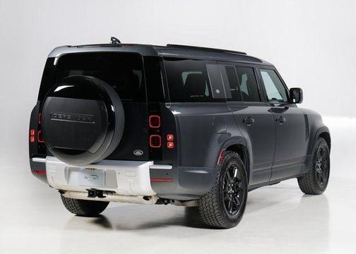2023 Land Rover Defender SE