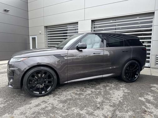 Charente Grey 2026 Land Rover Range Rover Sport P400 Dynamic SE