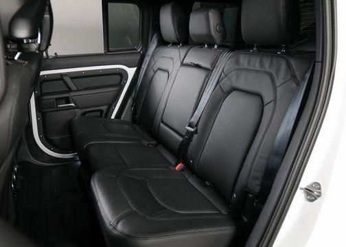 Fuji White 2026 Land Rover Defender P400 X-Dynamic SE