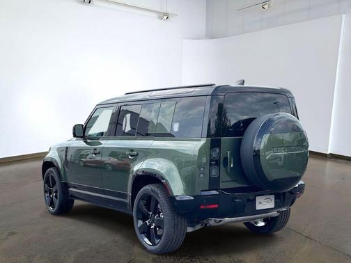 Woolstone Green 2026 Land Rover Defender P400 X-Dynamic SE