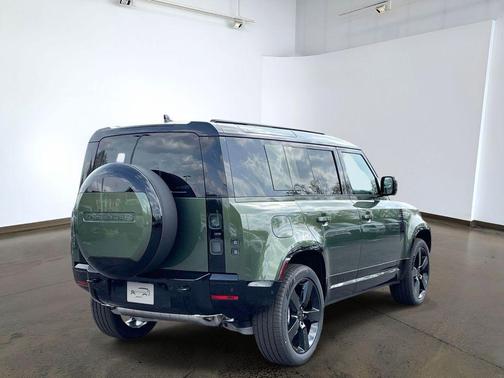 Woolstone Green 2026 Land Rover Defender P400 X-Dynamic SE