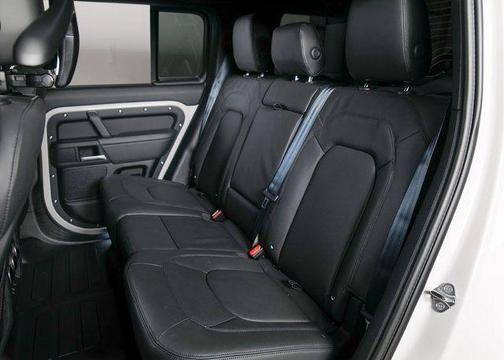 2026 Land Rover Defender 110 X-Dynamic SE