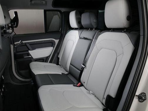 Borasco Grey 2026 Land Rover Defender P400 X-Dynamic SE