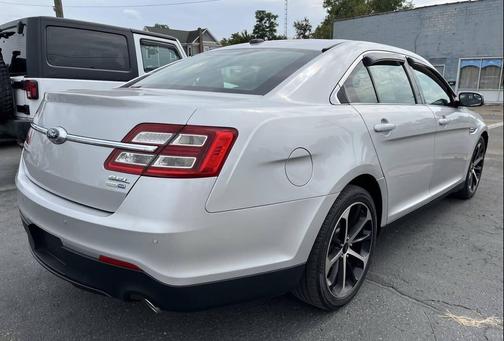 2015 Ford Taurus SEL