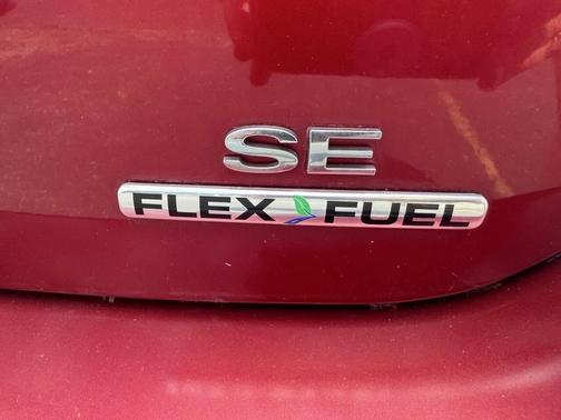 Red 2014 Ford Focus SE