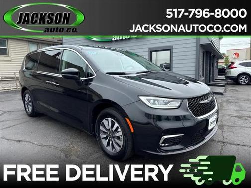 2023 Chrysler Pacifica Hybrid Touring L