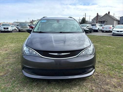 2021 Chrysler Voyager LXI