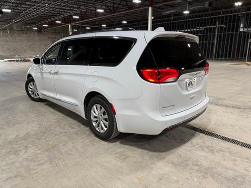 2019 Chrysler Pacifica Touring-L